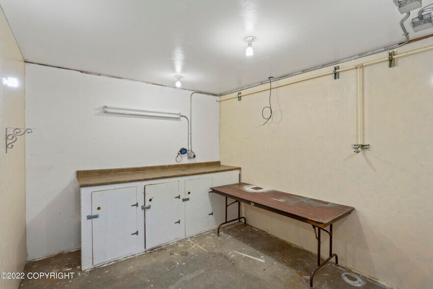 More Photos Of 36142 Pine St, Soldotna Light Manufacturing For Sale