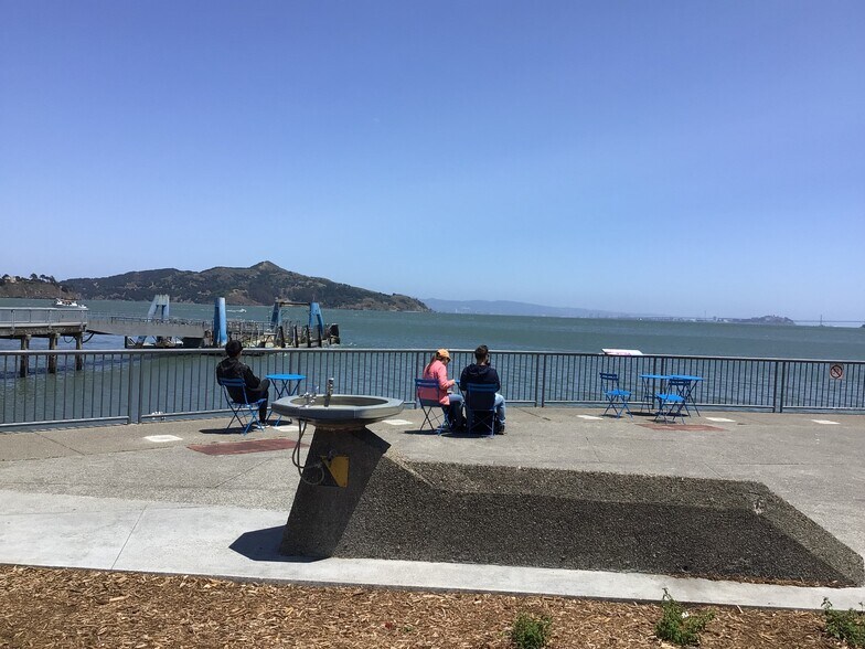 More Photos Of 681 Bridgeway, Sausalito General Retail For Sale