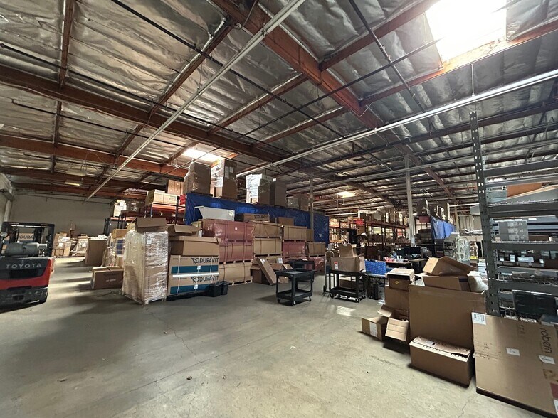 More Photos Of 7311-7341 Anaconda Ave, Garden Grove Warehouse For Lease