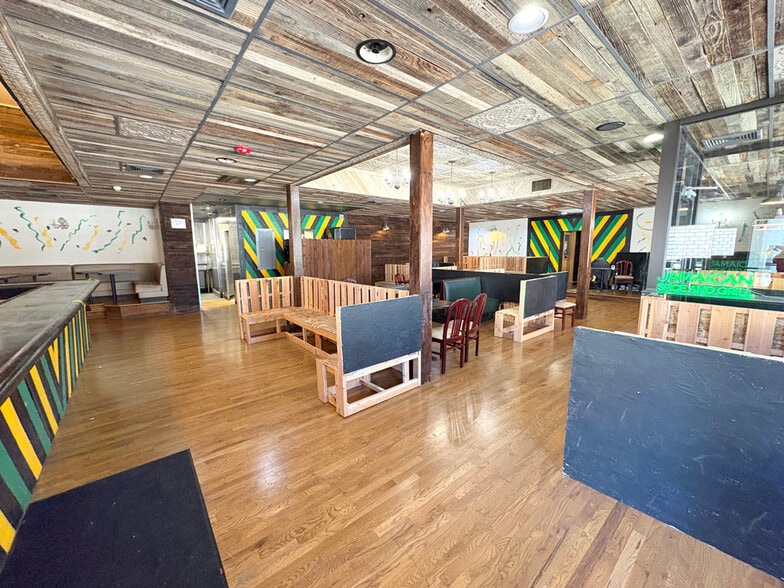 More Photos Of 2100 Curtis St, Denver Restaurant For Sale