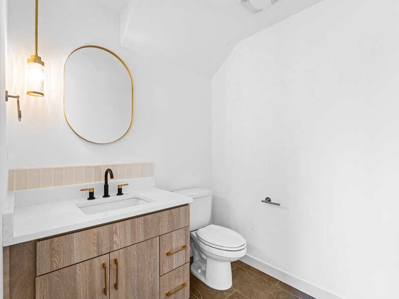 More Photos Of 7468 Tolman St, Portland Multifamily For Sale