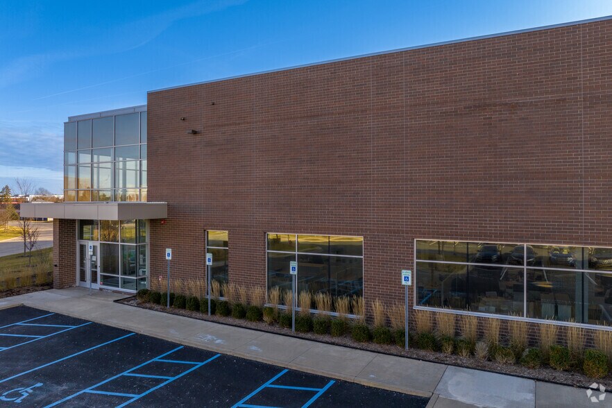 More Photos Of 25125 Regency Dr, Novi Office For Lease