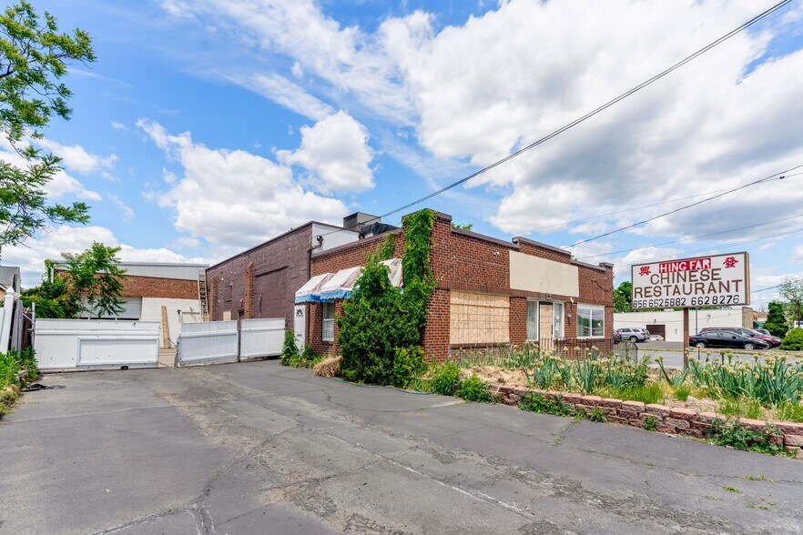 More Photos Of 7513-7519 Maple Ave, Pennsauken Restaurant For Lease