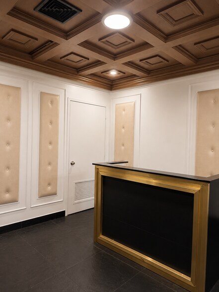 More Photos Of 133-42 37th Ave, Flushing Storefront Retail Office For Lease