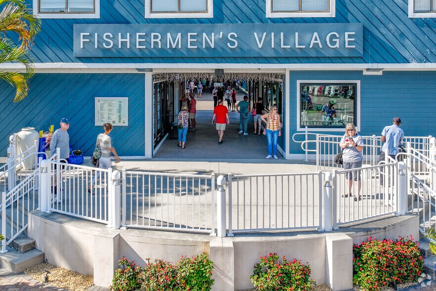 More Photos Of 1200 W Retta Esplanade, Punta Gorda Hotel For Sale
