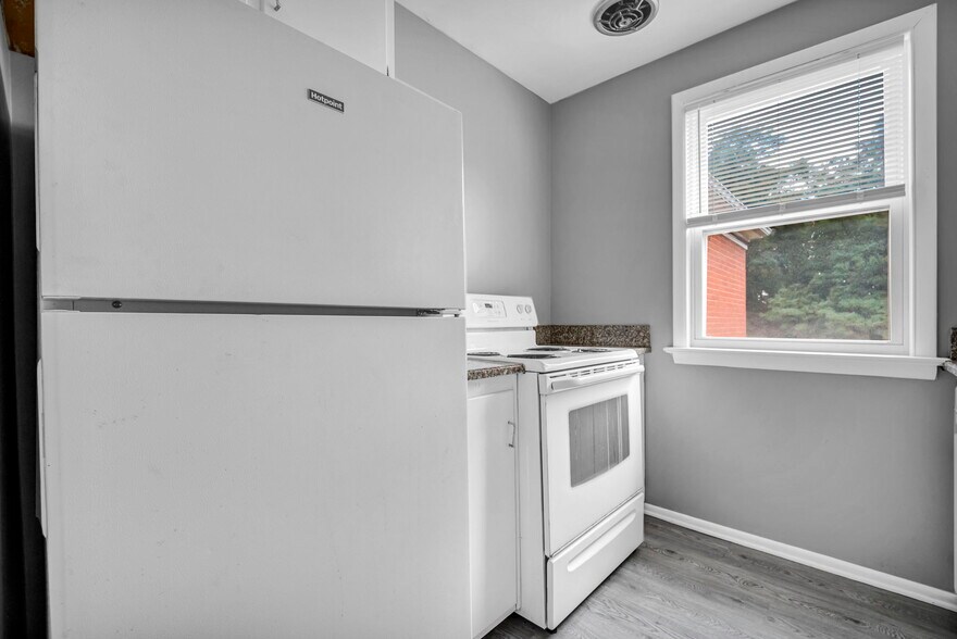 More Photos Of 885 S Green Rd, Cleveland Apartments For Sale
