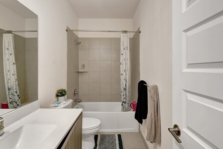 More Photos Of 15809 NW 91st Ct, Miami Lakes Specialty For Sale