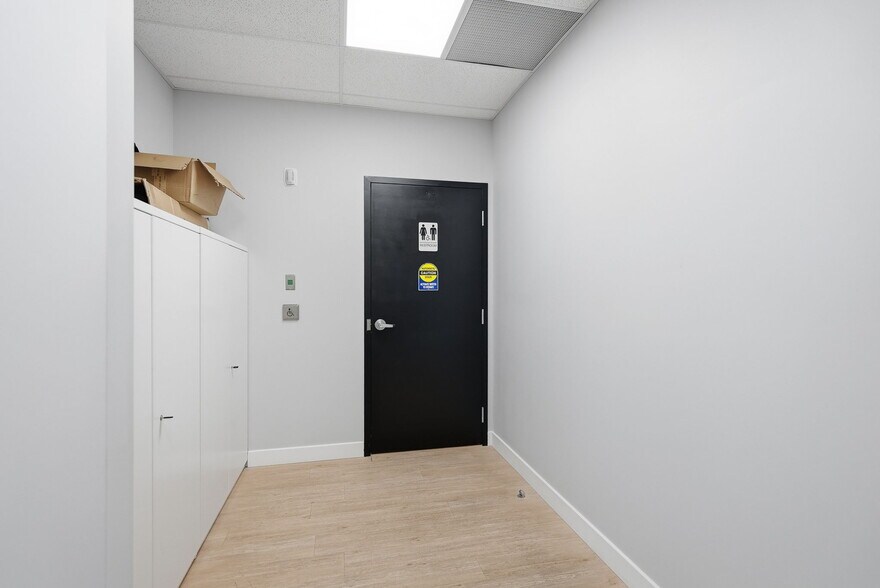 More Photos Of 224 Robot St, Vars Warehouse For Sale