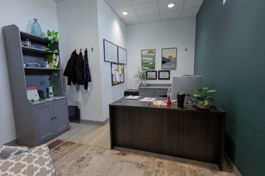 More Photos Of 101 Grant Pl, Lowell Medical For Lease