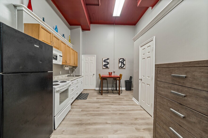 More Photos Of 614-616 Cherokee St, Leavenworth Apartments For Sale