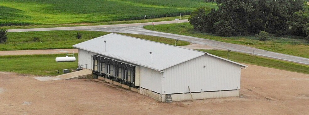 More Photos Of 4493 US-12, Willmar Truck Terminal For Lease