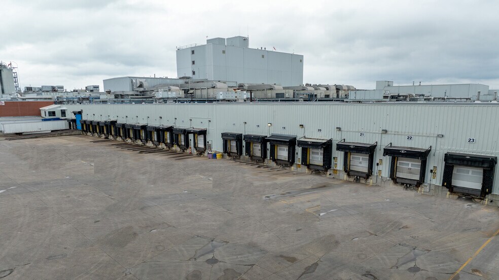 More Photos Of 9601 F St, Omaha Food Processing For Sale