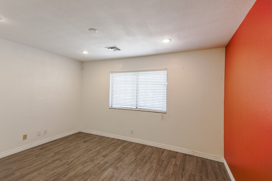 More Photos Of 1000 Garces Ave, Las Vegas Office For Sale