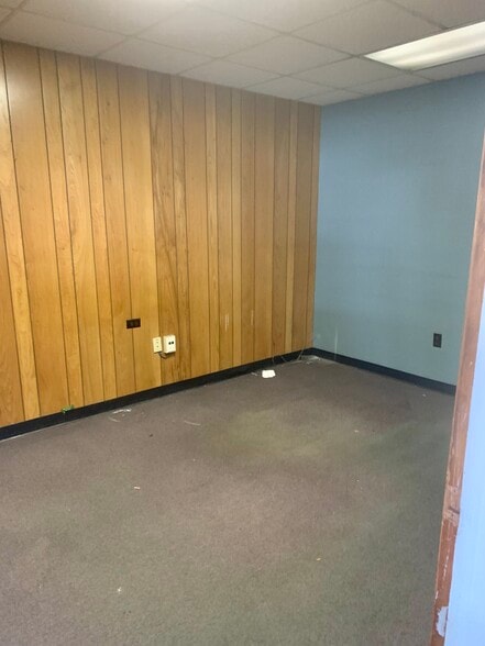 More Photos Of 1002 Walton Way, Augusta Research And Development For Sale