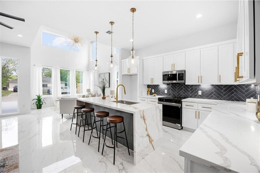More Photos Of 6314 Crest st, Houston Multifamily For Sale