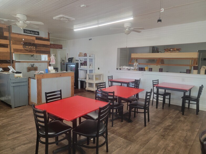 More Photos Of 7 Main St, Milledgeville Restaurant For Sale