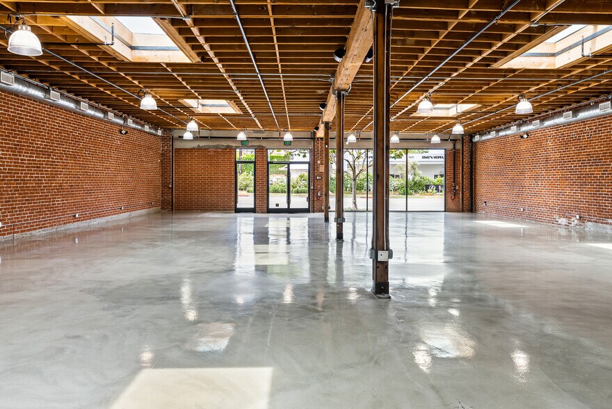 More Photos Of 9018-9022 W Olympic Blvd, Beverly Hills Storefront Retail Office For Sale