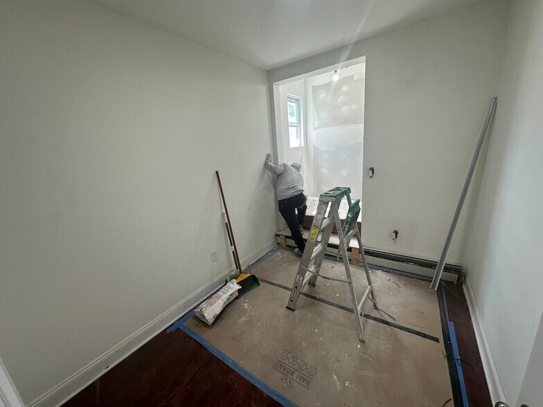 More Photos Of 13502 Rockaway Blvd, Jamaica Apartments For Sale