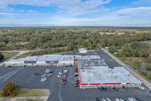 More Photos Of 120-206 N Main St, Chiefland Storefront For Lease