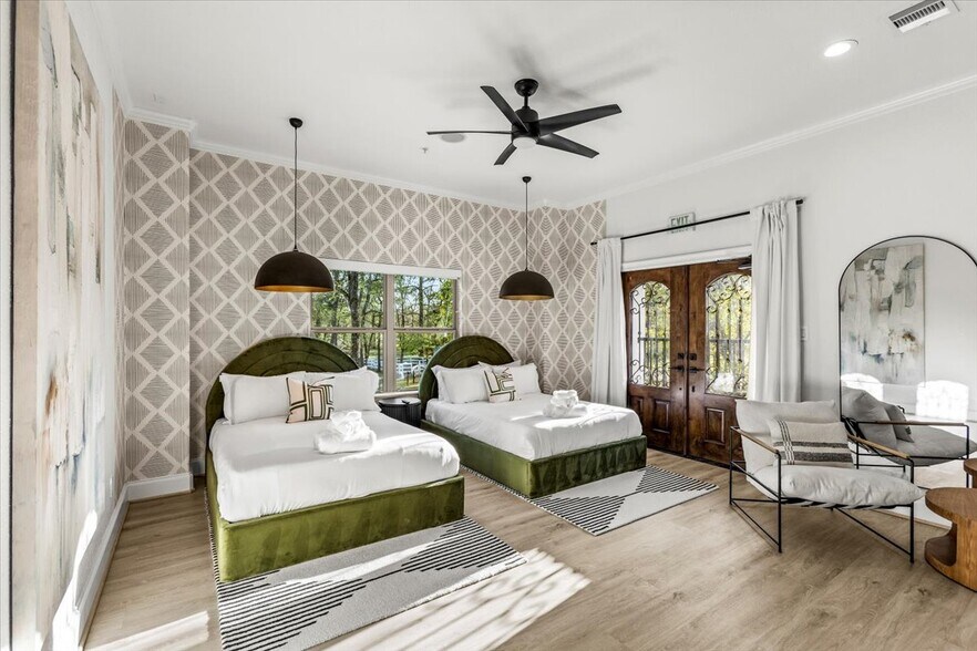 More Photos Of 8811 West Ln, Magnolia Office For Sale