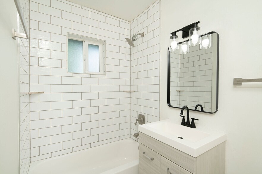 More Photos Of 1934 E Fairmount Ave, Phoenix Apartments For Sale