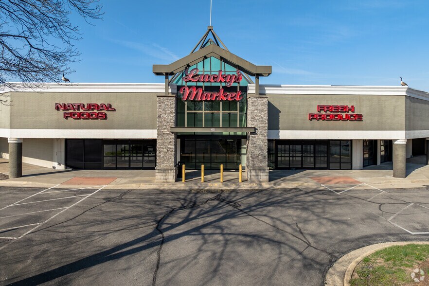 More Photos Of 150-300 N Hurstbourne Pky, Louisville General Retail For Sale