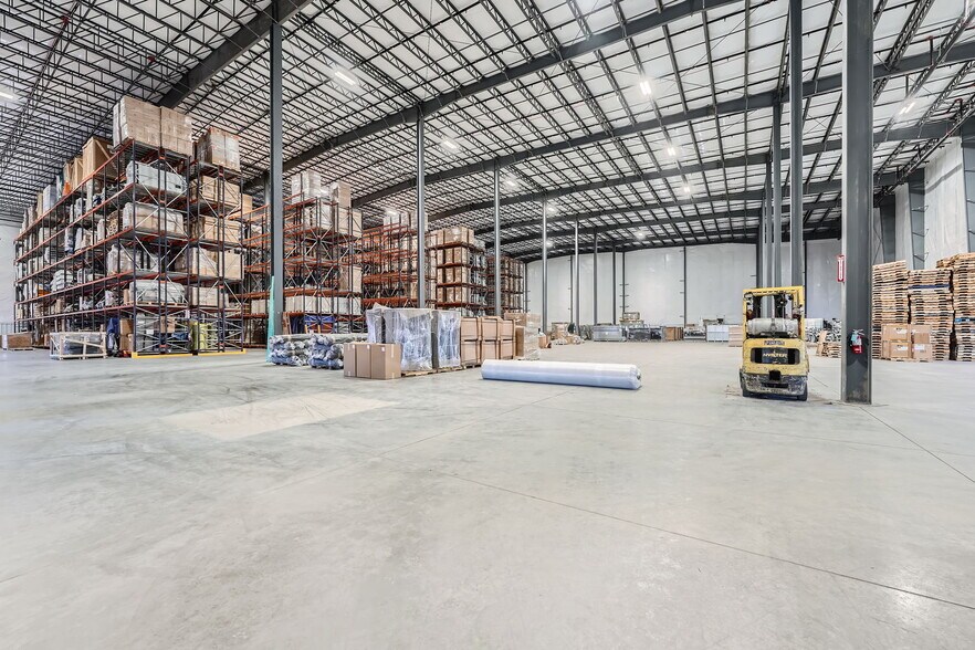 More Photos Of 7019 S Jordan Rd, Centennial Warehouse For Lease
