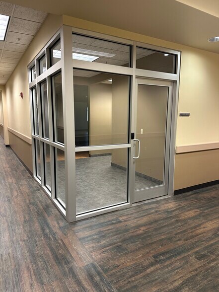 More Photos Of 165 Natchez Trace Ave, Bowling Green Medical For Lease