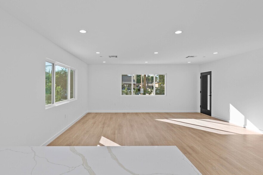 More Photos Of 6842 Cedros Ave, Van Nuys Apartments For Sale