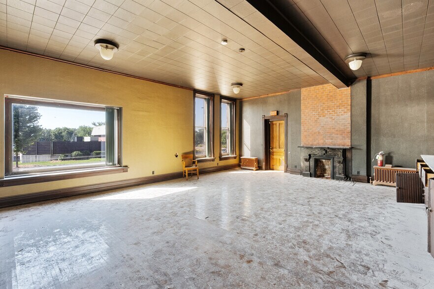 More Photos Of 2 Bay St, Chippewa Falls Storefront Retail Office For Sale