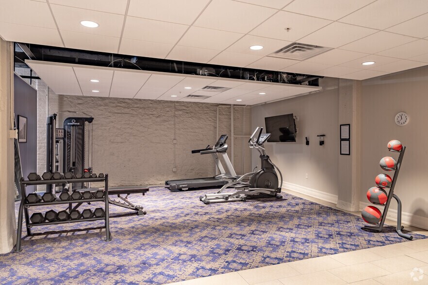 More Photos Of 465 Washington St, Buffalo Apartments For Lease