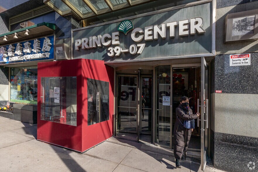 More Photos Of 39-07 Prince St, Flushing Office For Lease
