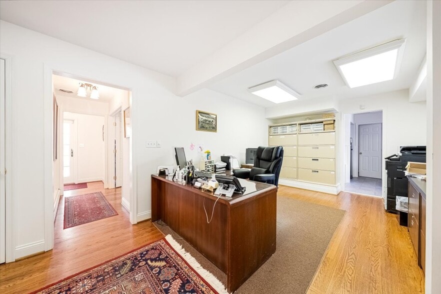 More Photos Of 611 Nursery Rd, Westminster Office For Sale