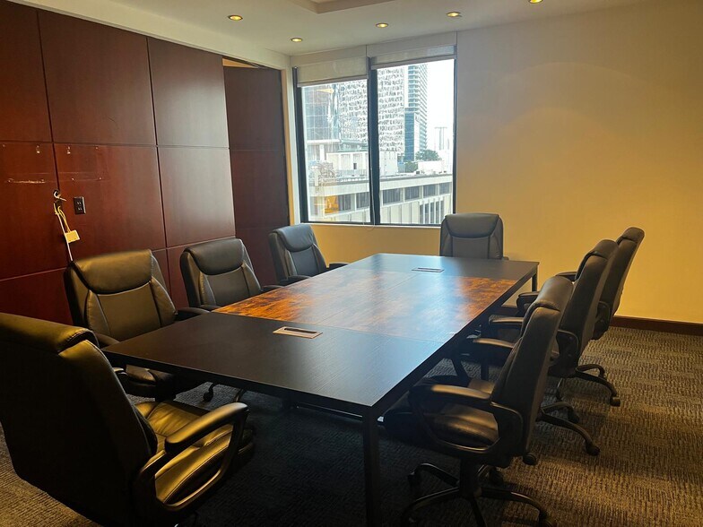 More Photos Of 1000 Brickell Ave, Miami Office For Lease