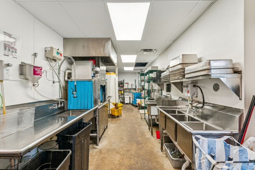 More Photos Of 4175 Shaw Blvd, Saint Louis Restaurant For Sale