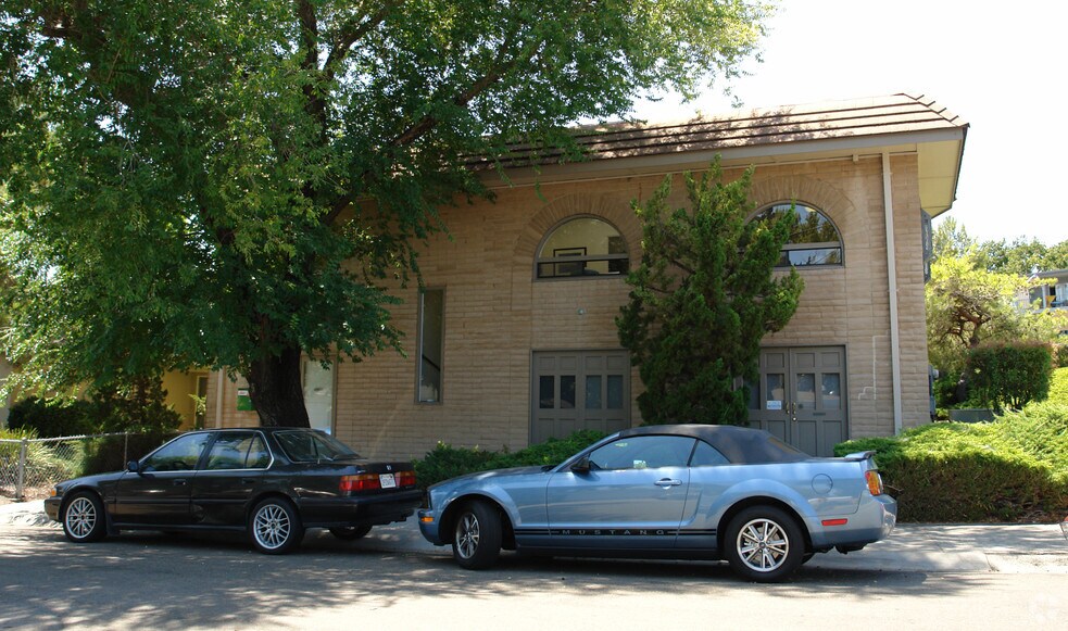 More Photos Of 1176 Boulevard Way, Walnut Creek Light Distribution For Sale