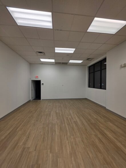 More Photos Of 3208 W Gate City Blvd, Greensboro Freestanding For Lease