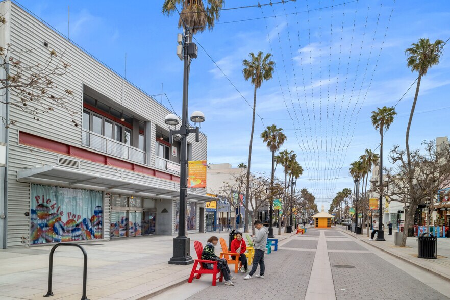More Photos Of 1231 3rd Street Promenade, Santa Monica Storefront For Lease