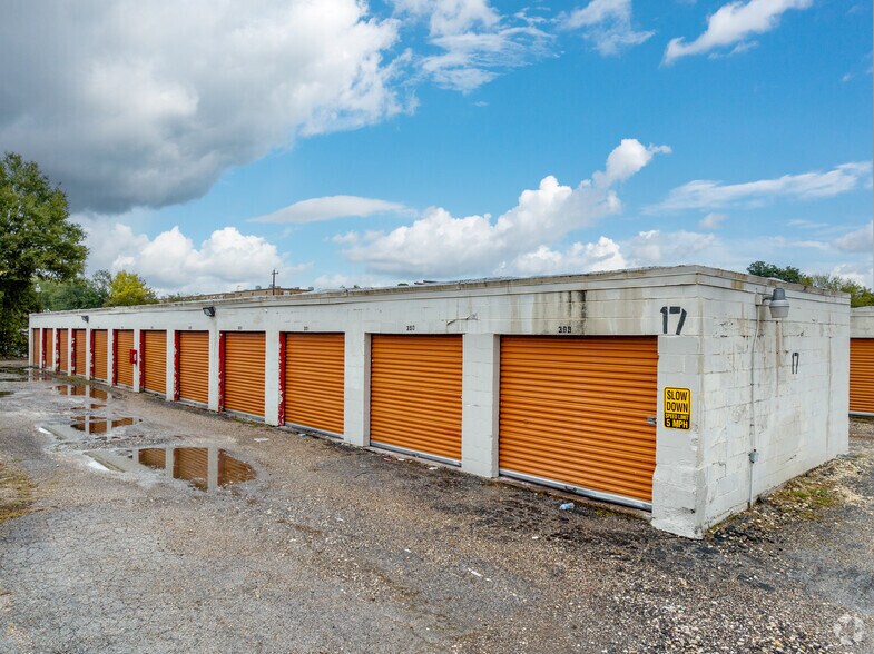 More Photos Of 1009 Burke Rd, Pasadena Self Storage For Sale