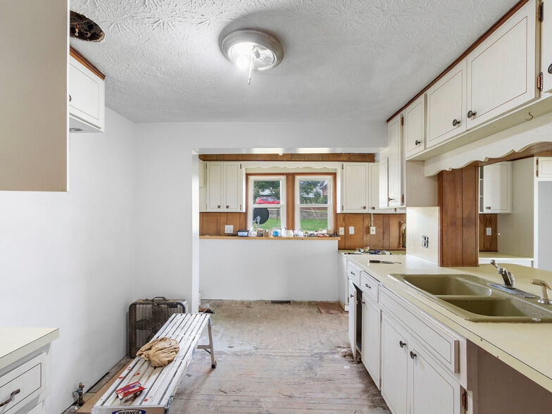 More Photos Of 505 E Main St, Burnsville Apartments For Sale