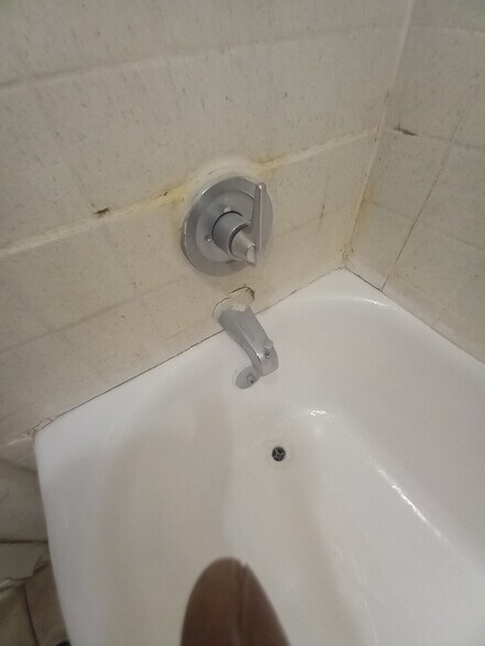 More Photos Of 1874 Marloes Ave, Cleveland Apartments For Sale