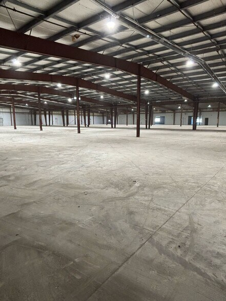 More Photos Of 6050 Don Murie St, Niagara Falls Warehouse For Lease