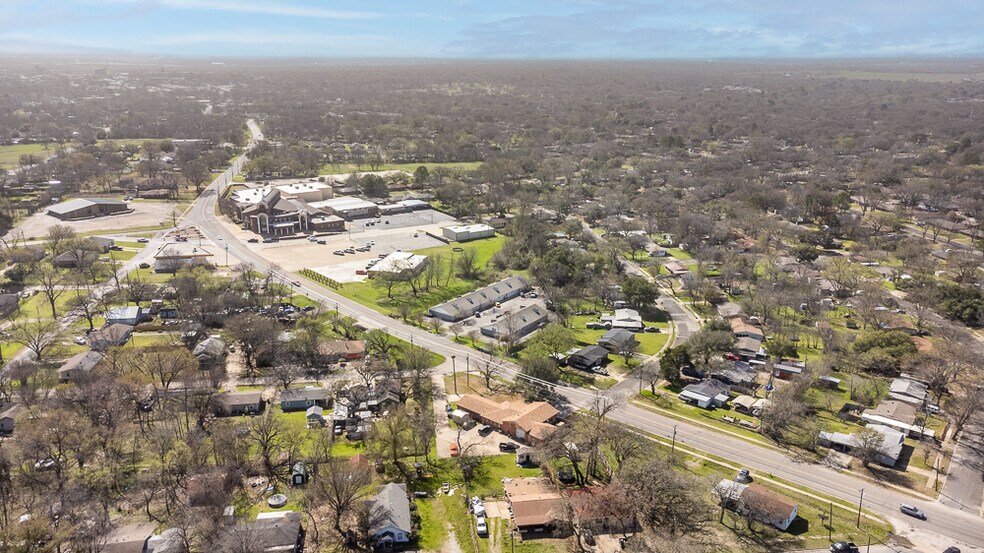 More Photos Of 2912 N Beaton St, Corsicana Apartments For Sale
