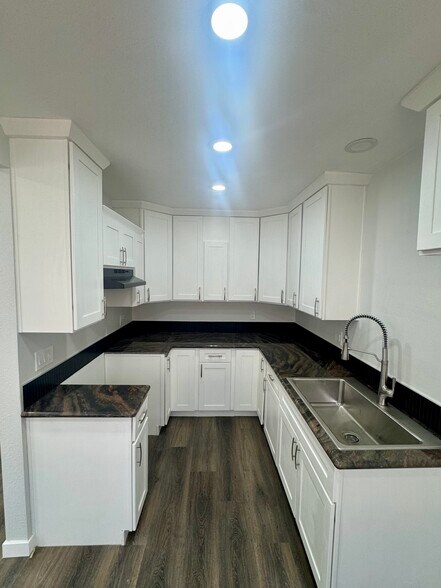 More Photos Of 3914 S Normandie Ave, Los Angeles Apartments For Sale