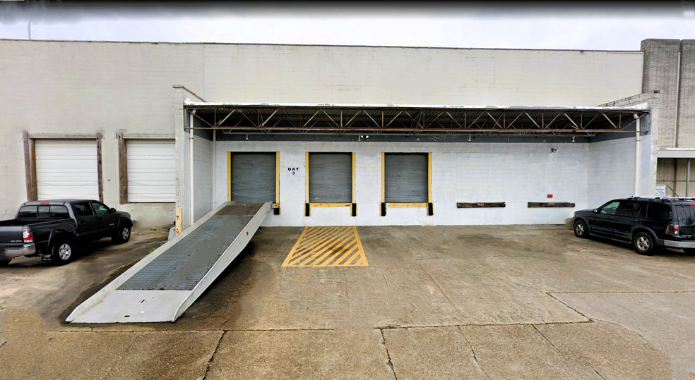 More Photos Of 902 Cooke Ave, Norfolk Distribution For Lease