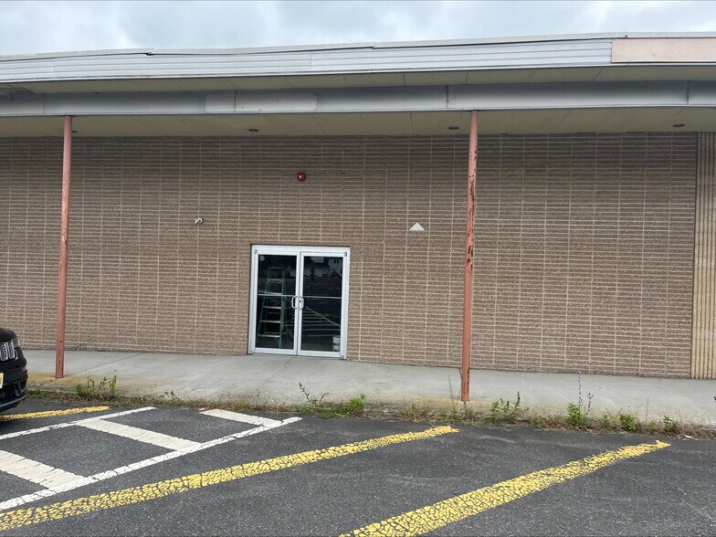 More Photos Of 164-180 Route 45, Mannington Storefront For Sale