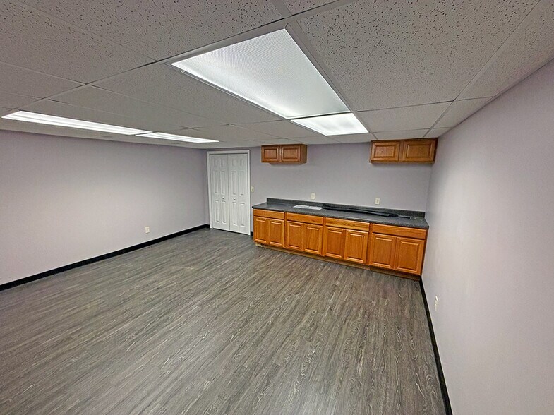 More Photos Of 6 Meadow Heights Professional Park, Collinsville Office For Sale