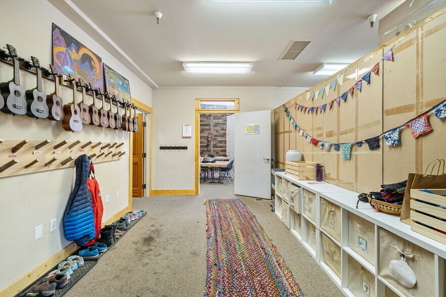 More Photos Of 12315 Deerfield Dr, Truckee Office Residential For Sale