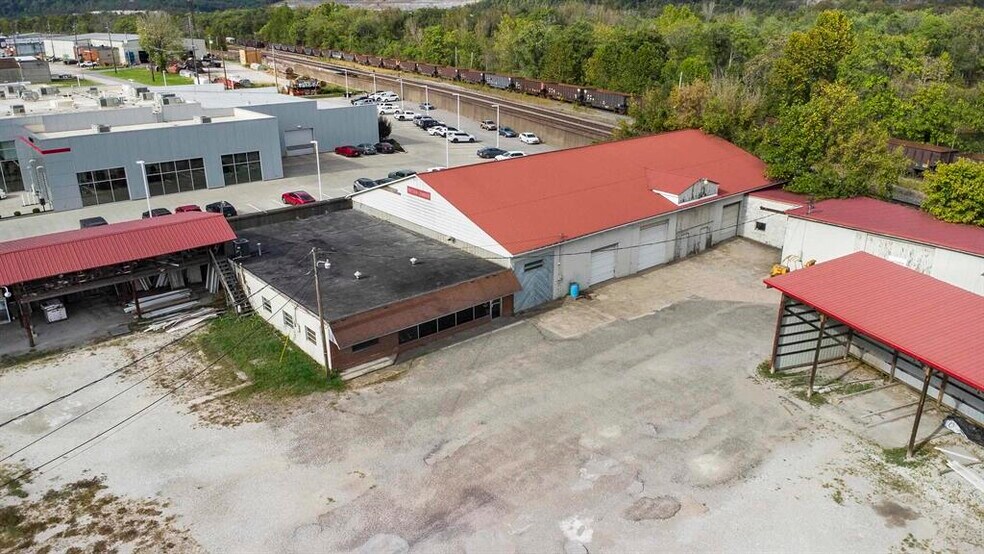 More Photos Of 3571 Winchester Ave, Ashland Freestanding For Sale