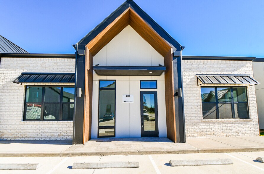 More Photos Of 1325 Main St, Katy Medical For Sale